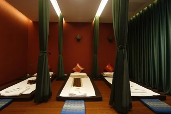 广深泰式按摩的被动瑜伽:当身体被折叠成诗